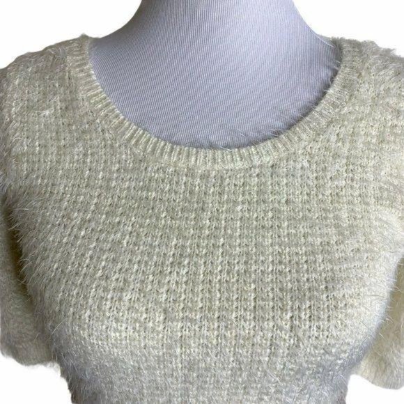 Kendall & Kylie Short Sleeve Chenille Crop Sweater - Picture 2 of 10